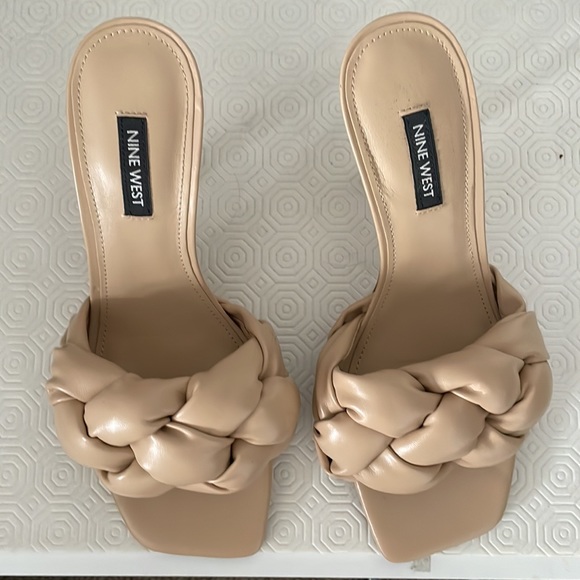 Nine West mules. Only worn once. - Picture 4 of 7